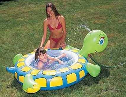 Bazen kornjača sa prskalicom - dodatni pogled