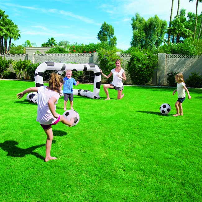 Bestway Gol na naduvavanje za fudbal ili vaterpolo sa mrežom i loptama 38345 - dodatni pogled