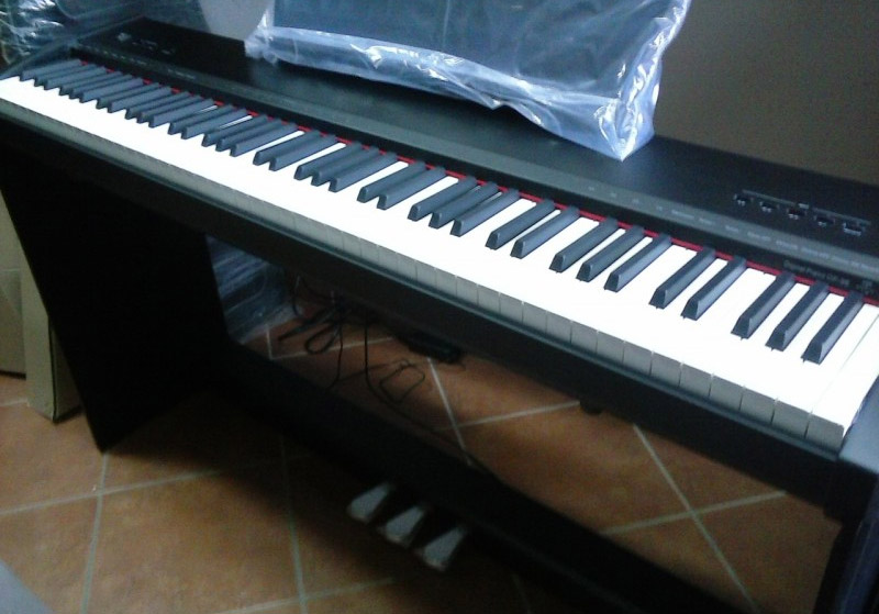 Digitalni klavir Moller OP-9B - dodatni pogled