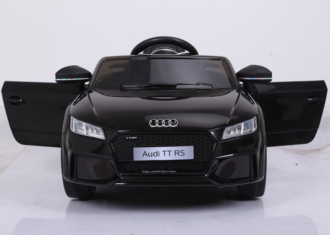 Dečiji automobil na akumulator Audi TT RS 2018 Crni - dodatni pogled