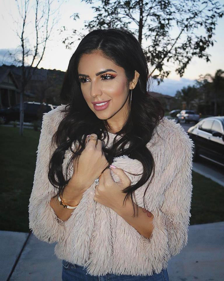 Revlon Nearly Naked tečni puder True beige 190 - dodatni pogled