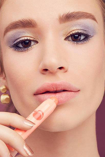 Revlon Colorstay senka za oči 4 Romantic 526 - dodatni pogled