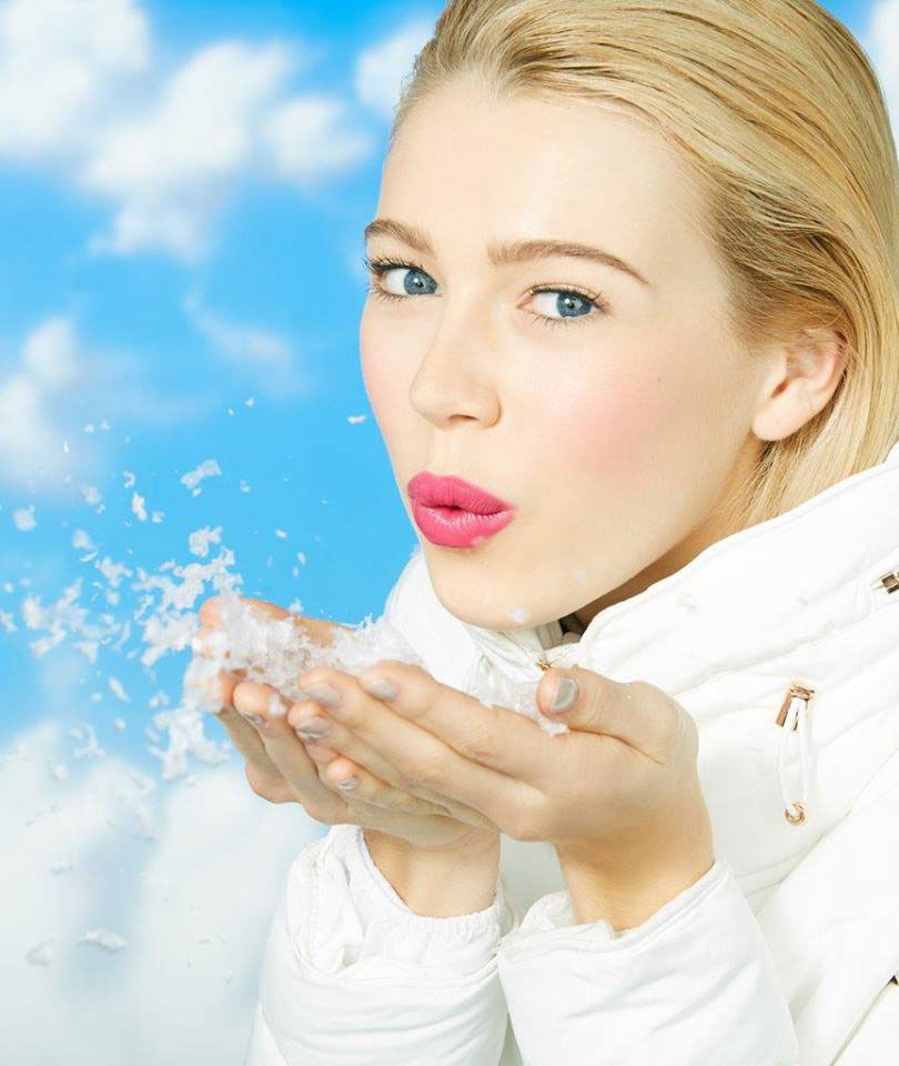 Revlon Colorburst ruž za usne Cupcake 055 - dodatni pogled