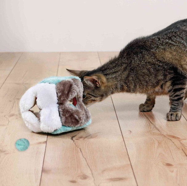 TRIXIE Igračka za mačke PLIŠANA KOCKA sa lopticama - dodatni pogled