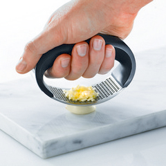 LEIFHEIT Presa za beli luk Garlic King PRO LINE 03146 - dodatni pogled