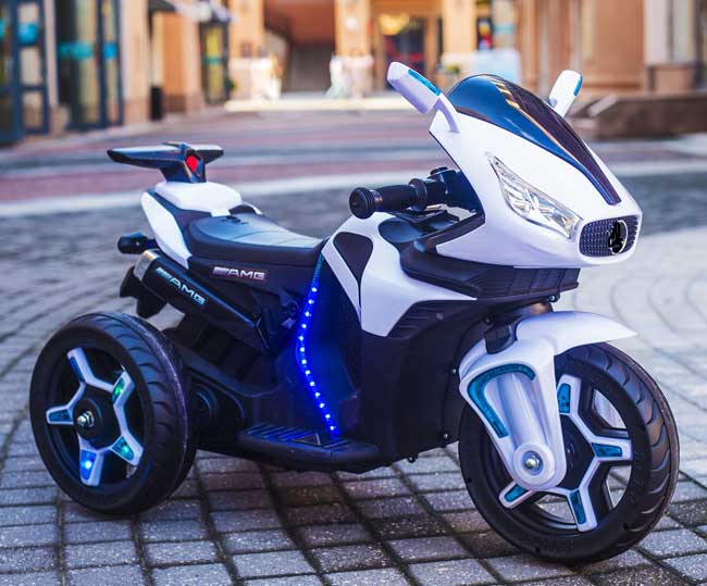 Dečiji motor na akumulator Shadow White - dodatni pogled