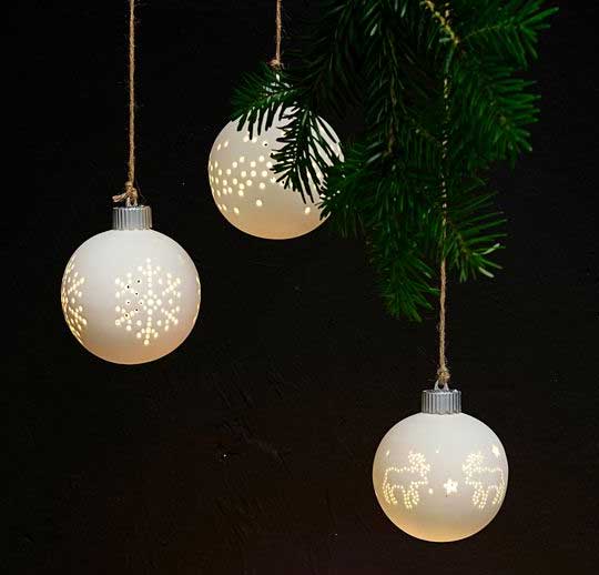 Novogodišnja kugla sa LED svetlom Assorted - dodatni pogled