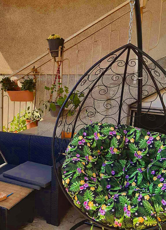 Ljuljaška Jaje - Metalna Domestico BLACK sa jastukom GREEN FLO - dodatni pogled