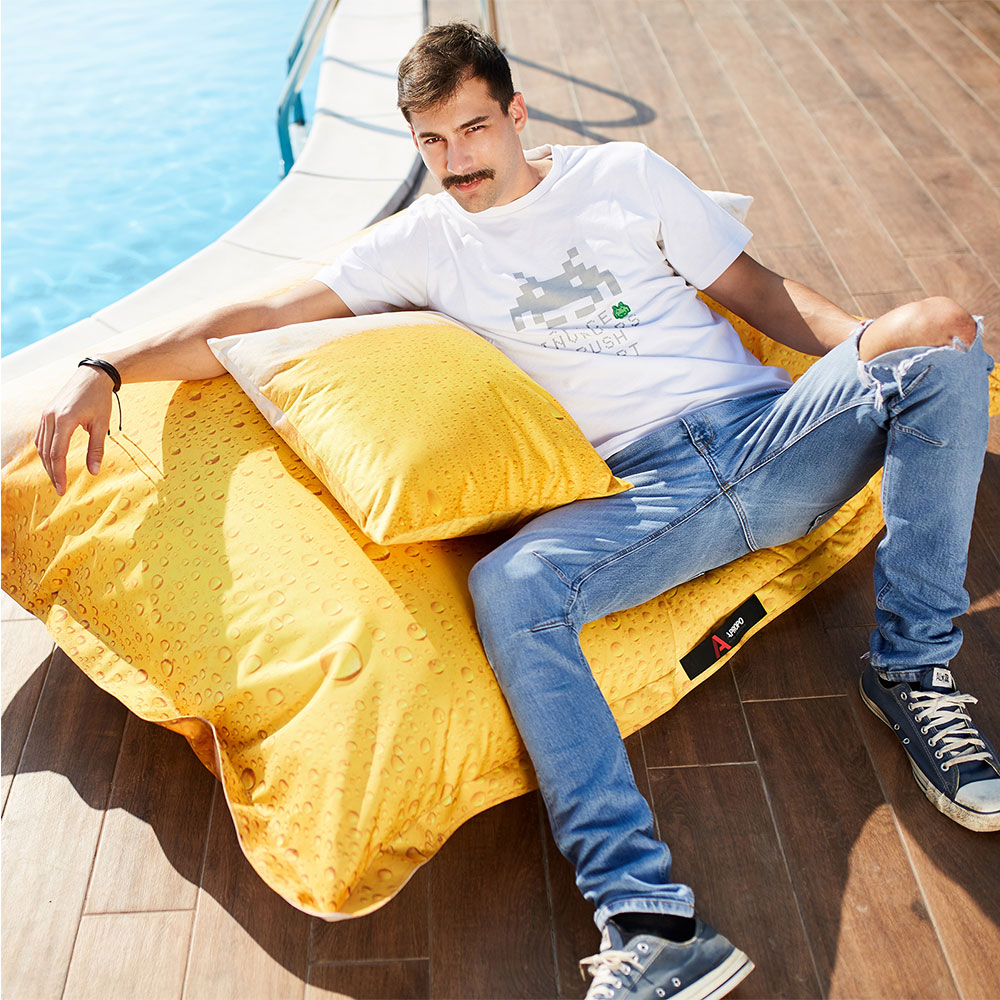 Dekorativni plišani jastuk Beer 50x50 - dodatni pogled