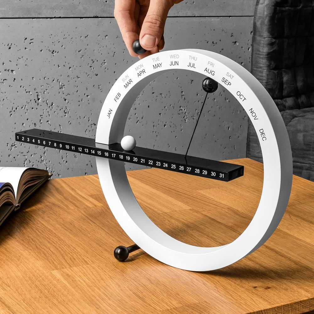 Magnetni večiti kalendar Beli - detalj