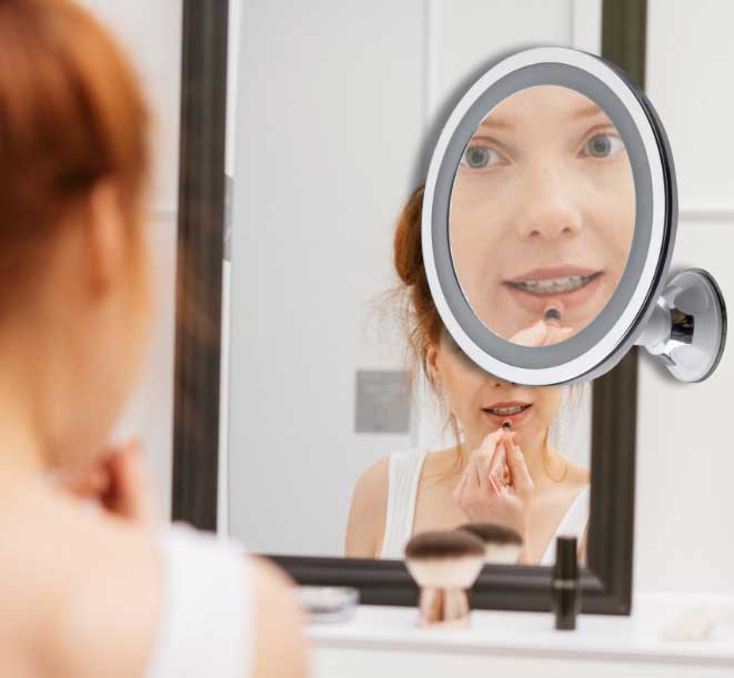 Uveličavajuće ogledalo za šminkanje sa LED svetlom Adler AD2168 - detalj