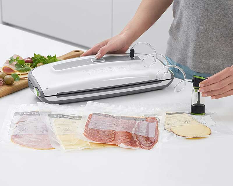 Aparat za vakuumiranje hrane i zavarivanje kesa Food Saver FFS014X-01 - detalj