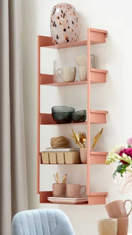 Zidna polica sa pet nivoa Assen - detalj