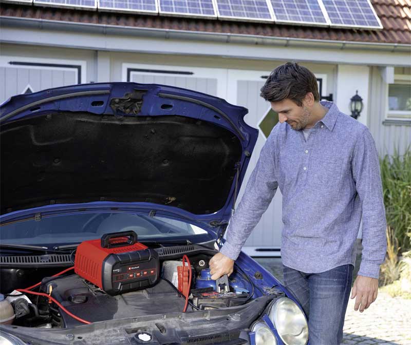 Einhell Punjač akumulatora sa mikroprocesorom 12V Jump Start CE-BC 15 M - detalj