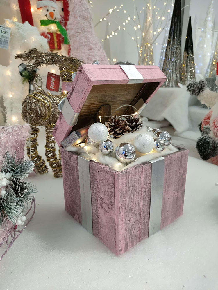 Novogodišnja i božićna dekoracija za kuću - Poklon Pink 35cm - detalj