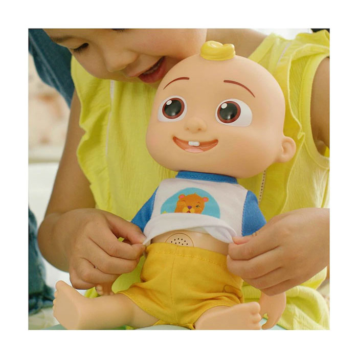 CoComelon interaktivna lutka Džej-Džej - detalj