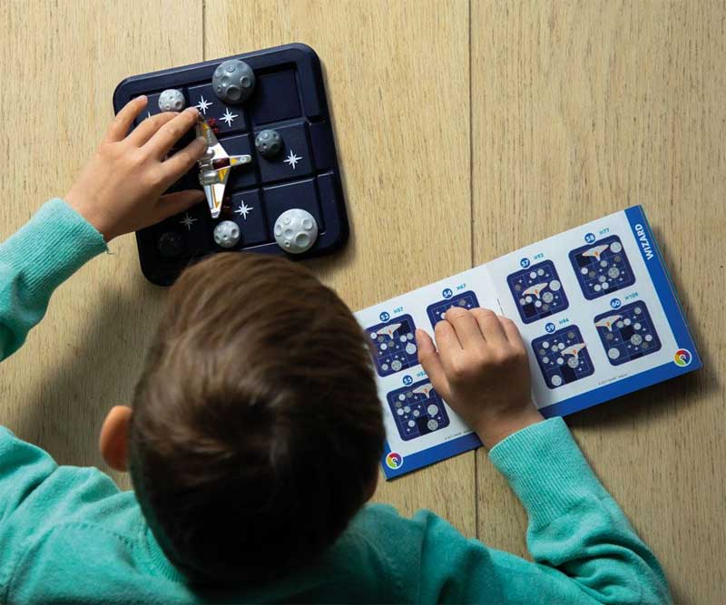 Igra Spretnosti Let kroz kišu asteroida - detalj