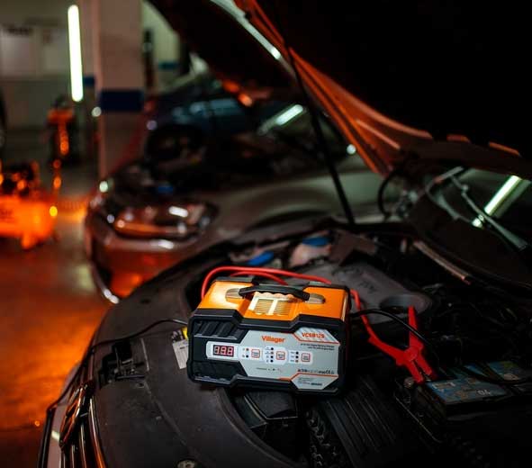 Punjač za 6V i 12V akumulatore sa starterom Villager VCSB 12S - detalj