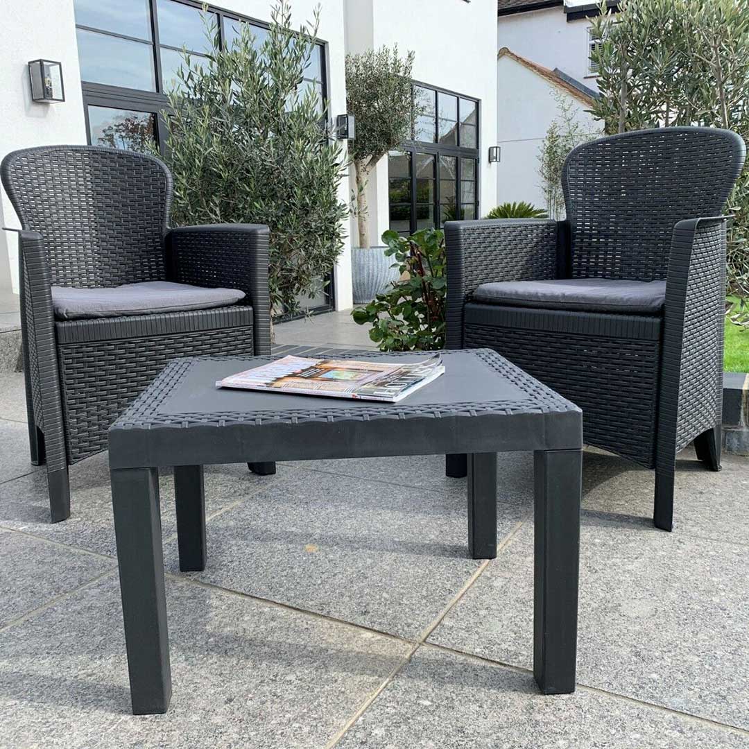 Garnitura Za Terasu - 2 Fotelje sa jastucima i Sto - detalj