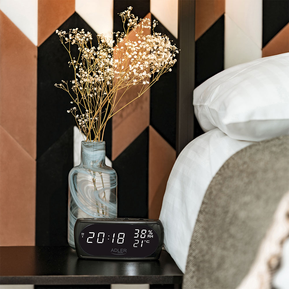 Adler AD 1186 LED sat sa termometrom - detalj