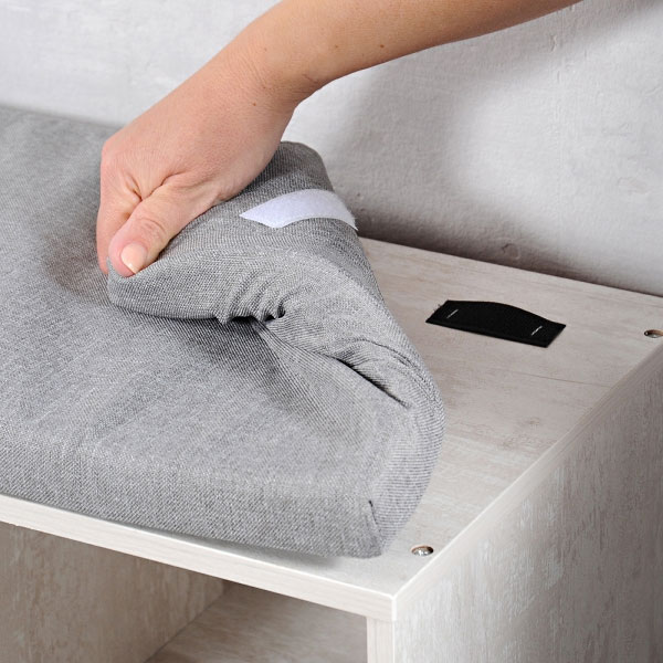 Otvorena polica za cipele sa jastukom za sedenje Kesper 15931 - detalj