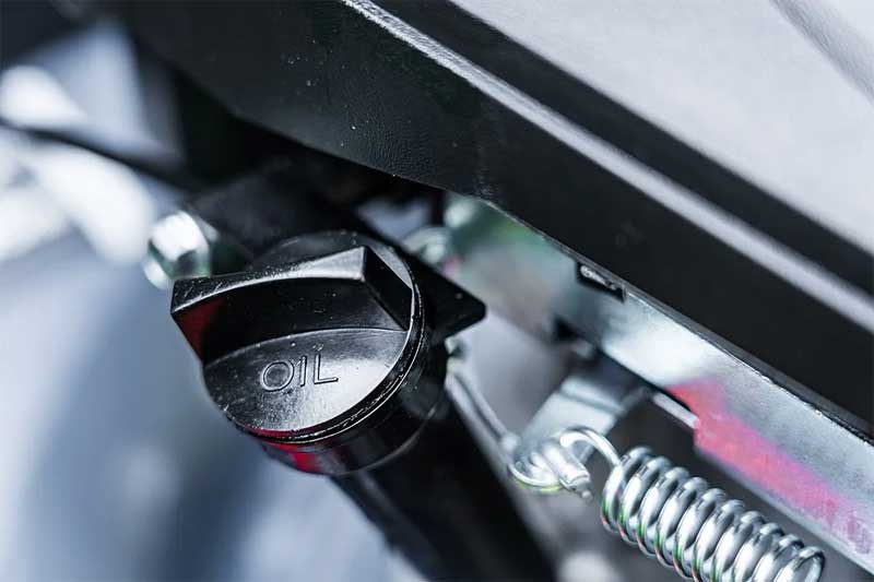 Motorna kosačica za travu Graphite 52G670 - detalj