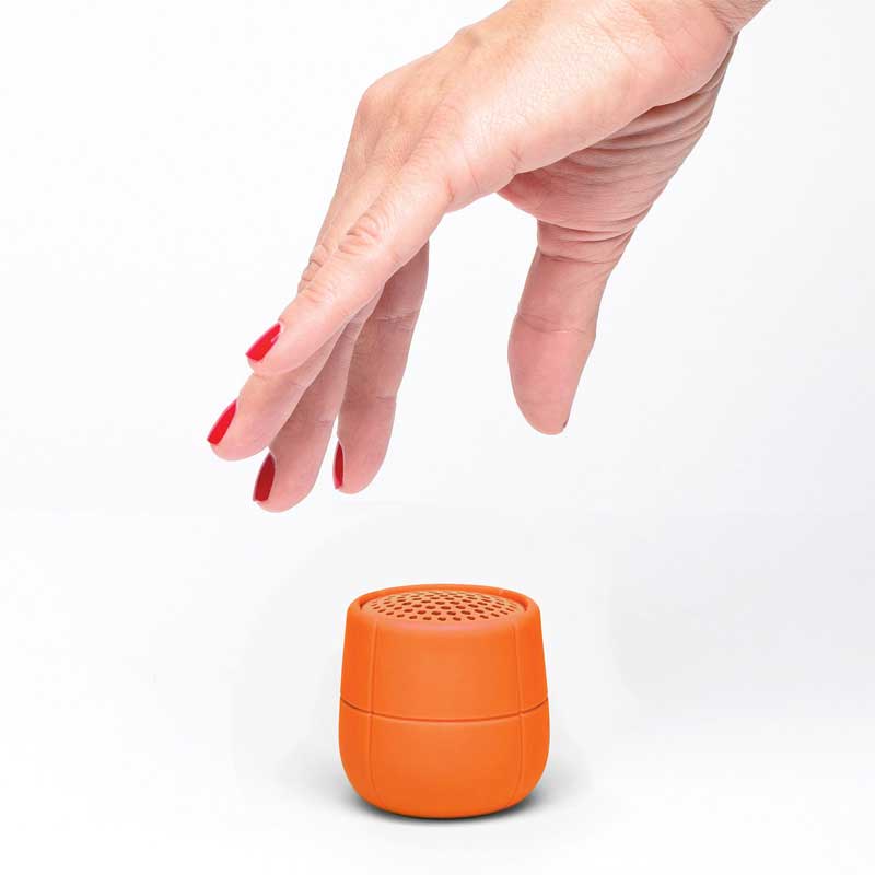 Plutajući Bluetooth zvučnik Lexon Mino X narandžasti - detalj