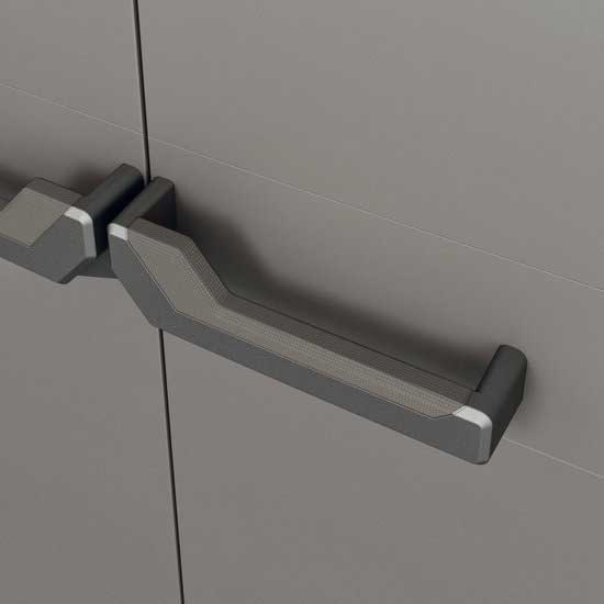 Čvrst i stabilan dvokrilni orman za terasu ili baštu Keter Piu High - detalj