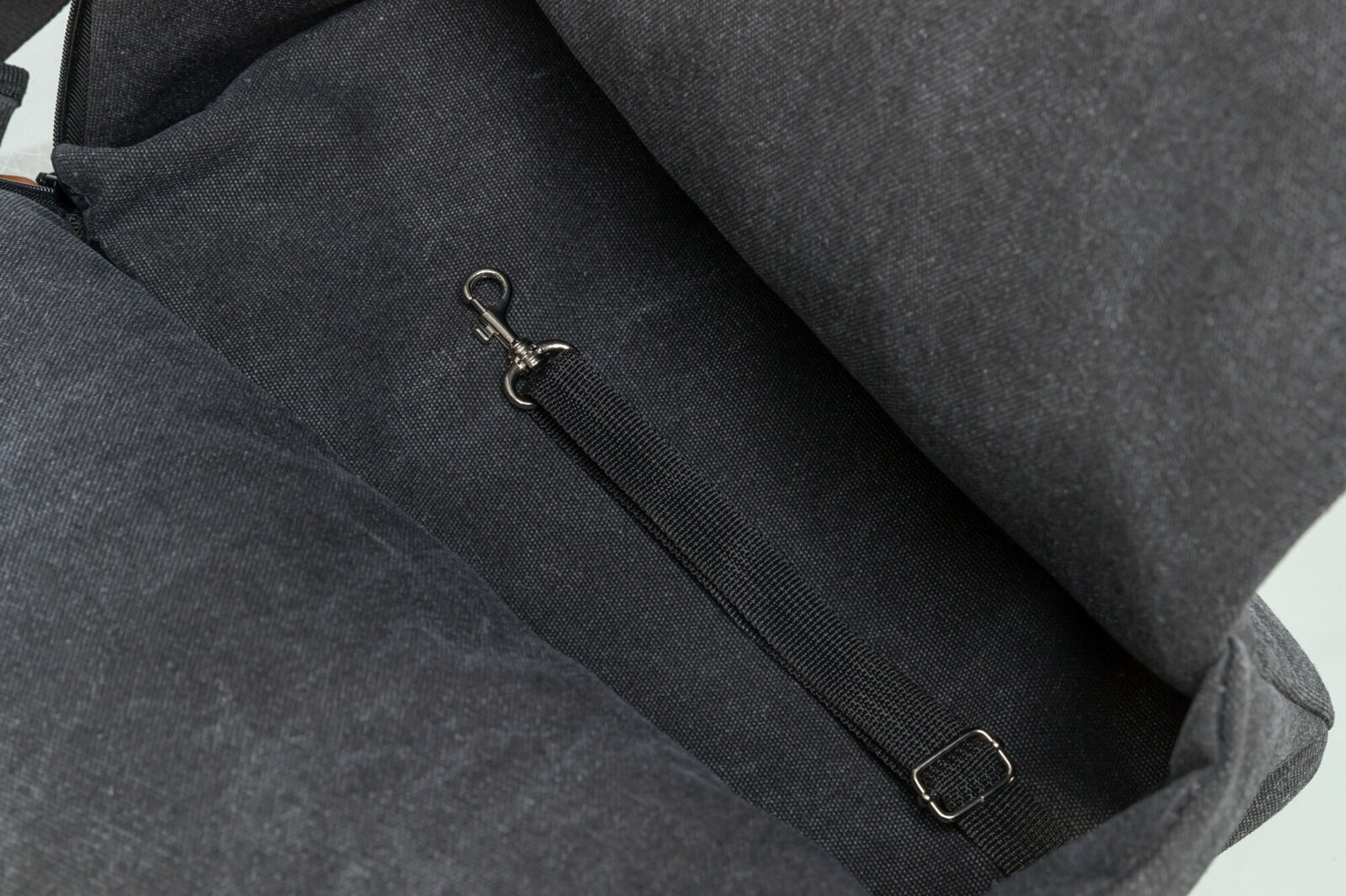 Ranac za nošenje pasa do 12kg Be Nordic Bjorn black TRIXIE 28891 - detalj