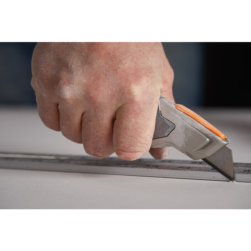Fiskars Skalpel Carbon Max, dužina 259 mm - detalj