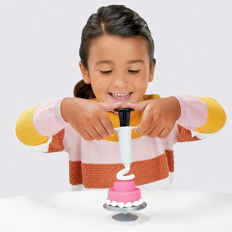 Play-Doh Rerna za Torte sa Modelinom za Decu - detalj