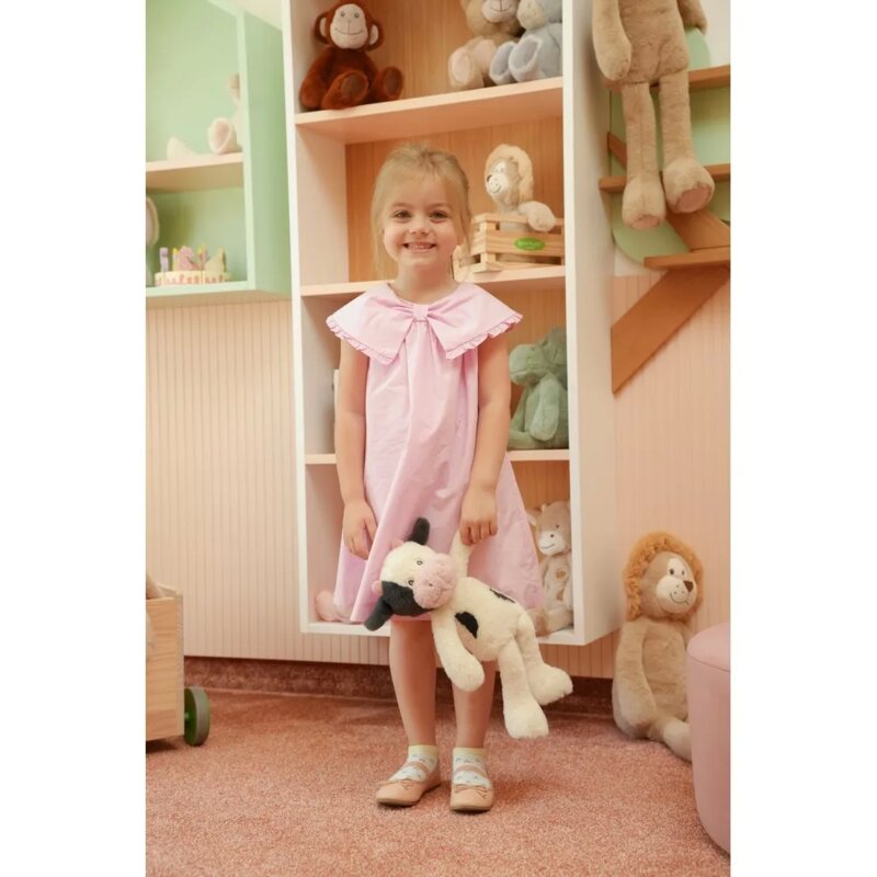 Plišana igračka HYGGE Coco Cow 38cm - detalj