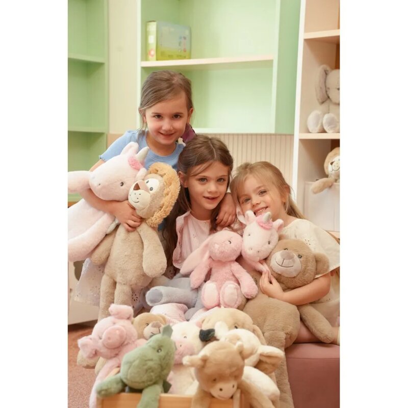 Plišana igračka Pigy Pig HYGGE 38cm - detalj