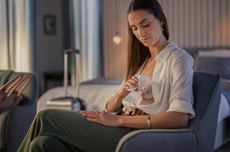 Philips Avent Ručna pumpica za grudi sa bočicama za bebu SCF430/16 - detalj