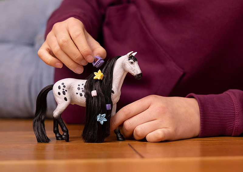 Schleich® Horse Club figura - Konji za ulepšavanje - Knabštruper pastuv 42622 - detalj