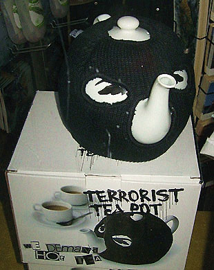 SuckUK Čajnik Terorist - detalj