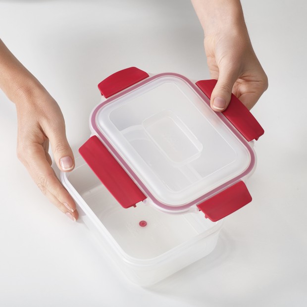 Posude za odlaganje hrane set od 5 komada Joseph Joseph Nest Lock - detalj
