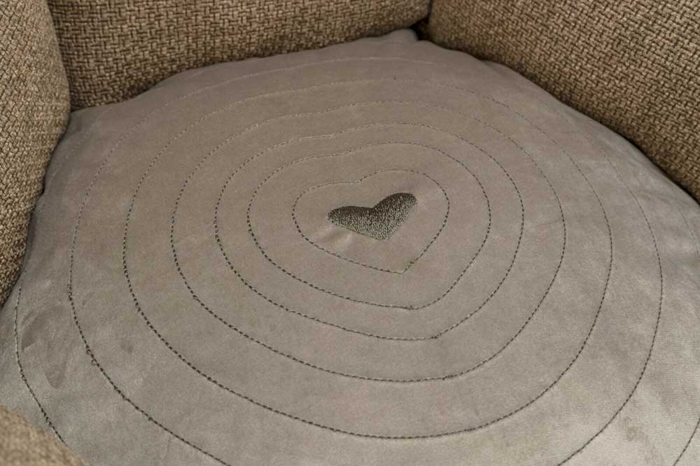 Krevet za male pse ili mačke Viviana brown Trixie 37548 - detalj