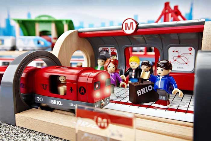 BRIO Igračka Metro voz sa prugom 33513 - detalj