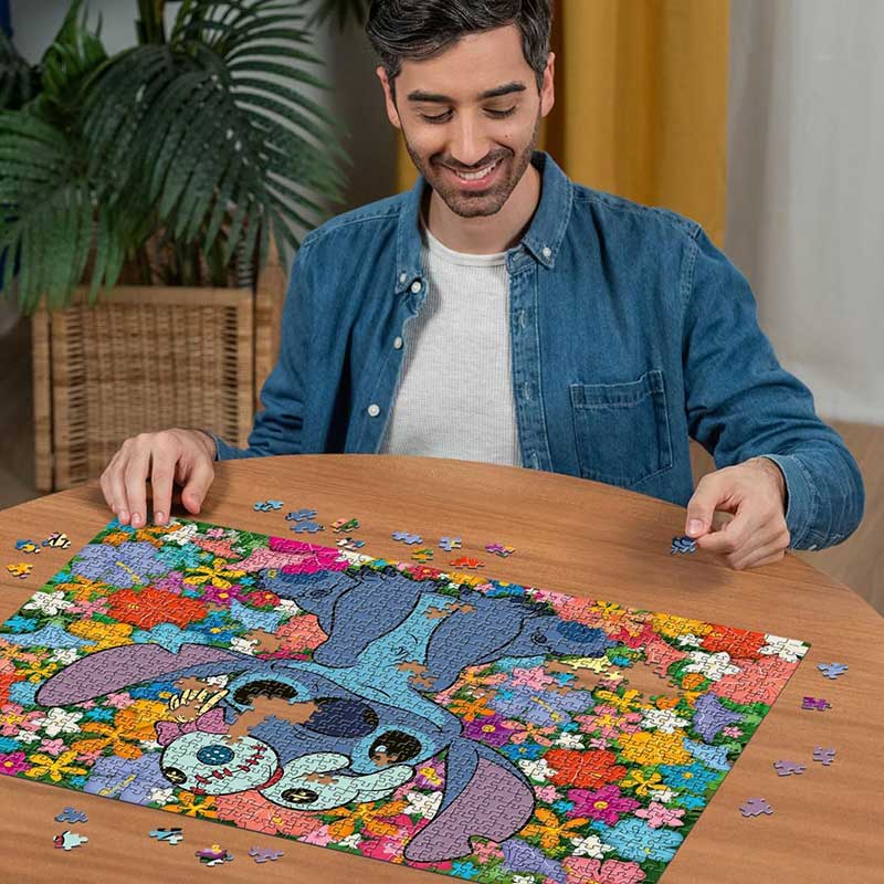 Puzzle 1000 delova Disney Stitch Ravensburger 12001264 - detalj