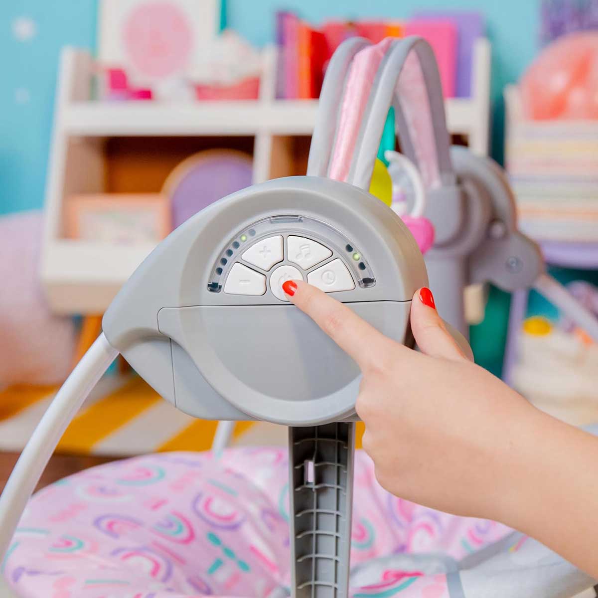 Bright Starts™ Ljuljaška za bebe sa melodijama Pink Paradise 16906 - detalj