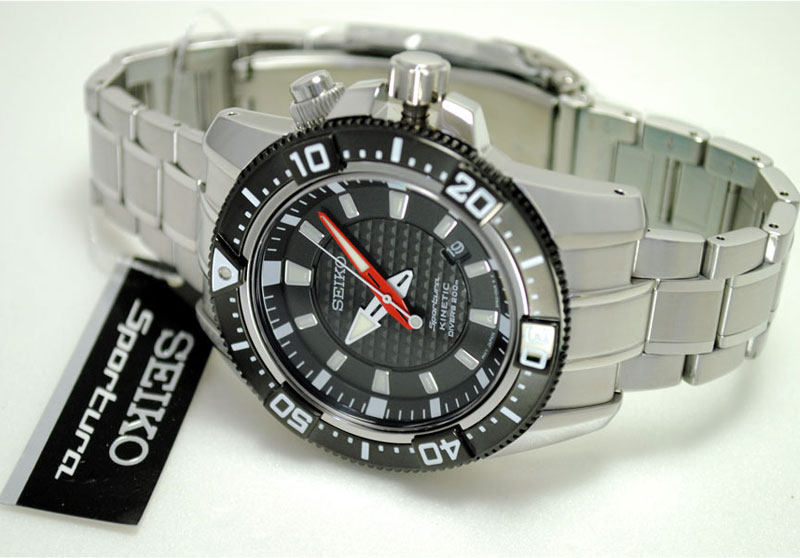 Seiko Sportura Kinetic Divers SKA511P1 - detalj