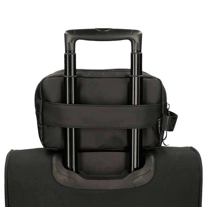 Neseser za muškarce Pepe Jeans Hoxton black 73444 - detalj