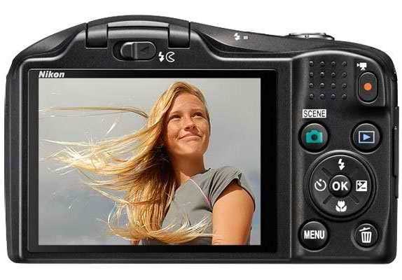 Nikon CoolPix L620 Digitalni Fotoaparat crni 17608 - detalj