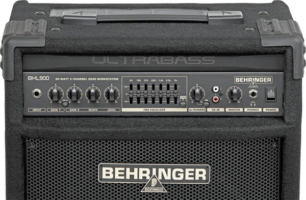 Pojačalo Behringer Ultrabass BXL900 - detalj