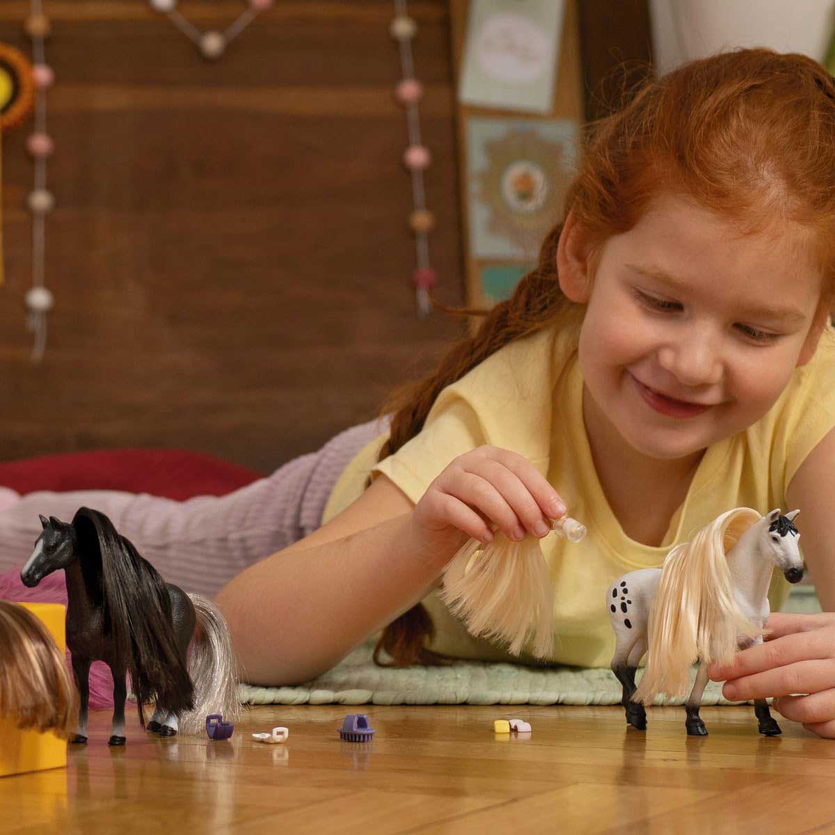 Schleich® Horse Club - Konji za ulepšavanje - Crna griva i rep za konja 42649 - detalj