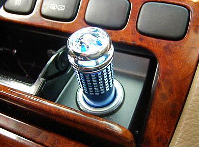 UV jonizator za automobil XJ-805 - detalj
