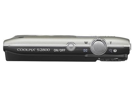 Nikon Digitalni Fotoaparat Coolpix S2800 Srebrni - detalj