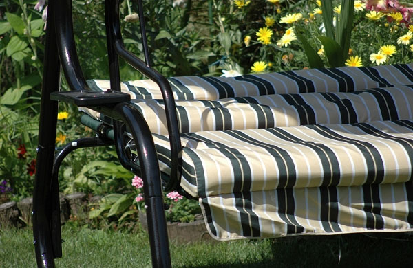 Ljuljaška Za Dvorište Sa Naslonom Koji je Moguće Oboriti - Trosed - detalj