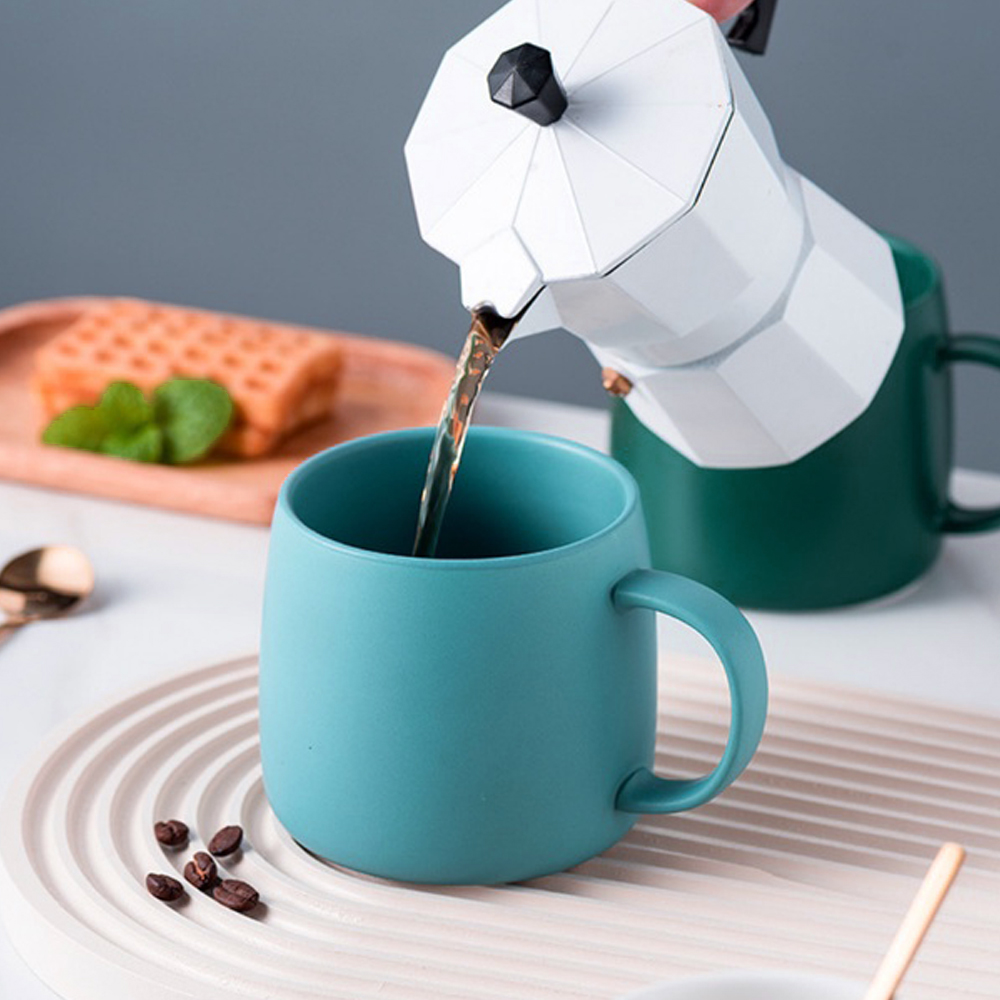 Velika šolja sa kašičicom Plava 430 ml - detalj